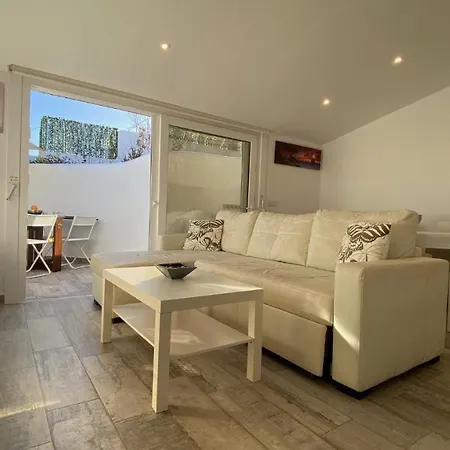 Luxury Oceanfront In An Idyllic Location No1 Vakantiehuis Cala 'n Bosch