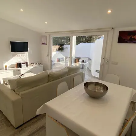 Vakantiehuis Luxury Oceanfront In An Idyllic Location No1 *