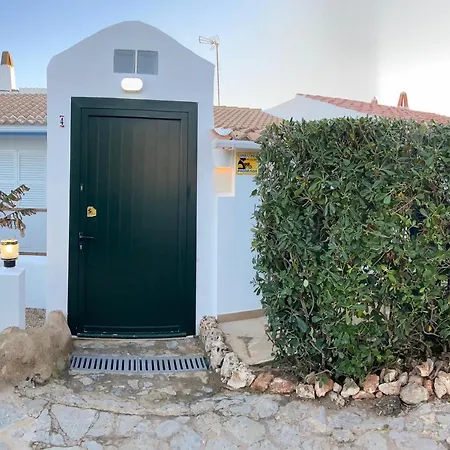 Luxury Oceanfront In An Idyllic Location No1 Vakantiehuis *