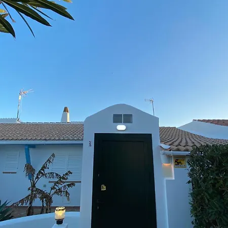 Luxury Oceanfront In An Idyllic Location No1 *