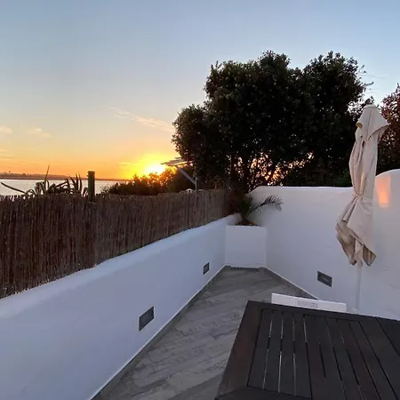 Vakantiehuis Luxury Oceanfront In An Idyllic Location No1 *