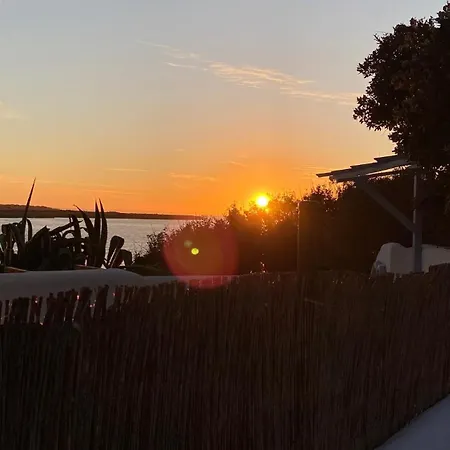 Luxury Oceanfront In An Idyllic Location No1 בית נופש