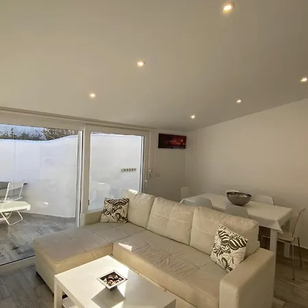 Luxury Oceanfront In An Idyllic Location No1 Vakantiehuis Cala 'n Bosch
