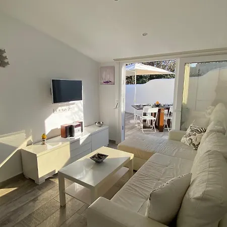 Luxury Oceanfront In An Idyllic Location No1 Vakantiehuis Cala 'n Bosch