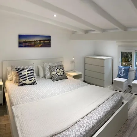 Luxury Oceanfront In An Idyllic Location No1 Vakantiehuis Cala 'n Bosch
