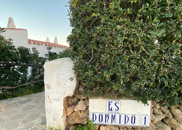 Luxury Oceanfront In An Idyllic Location No1 *