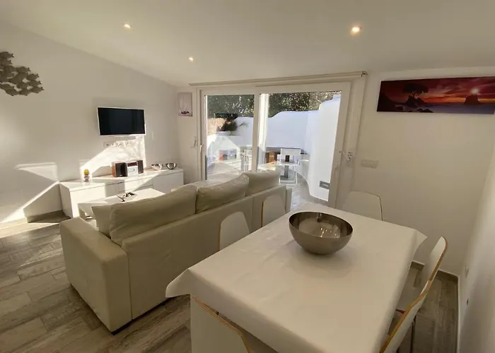 別荘 Luxury Oceanfront In An Idyllic Location No1 *