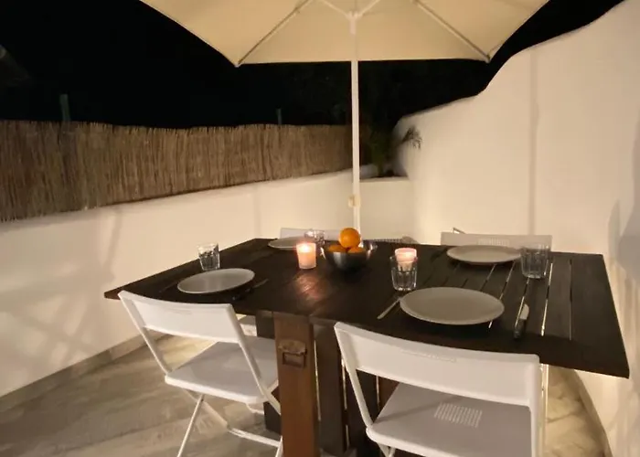 Luxury Oceanfront In An Idyllic Location No1 *