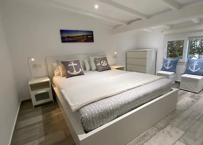 Luxury Oceanfront In An Idyllic Location No1 別荘 カラン・ボッシュ