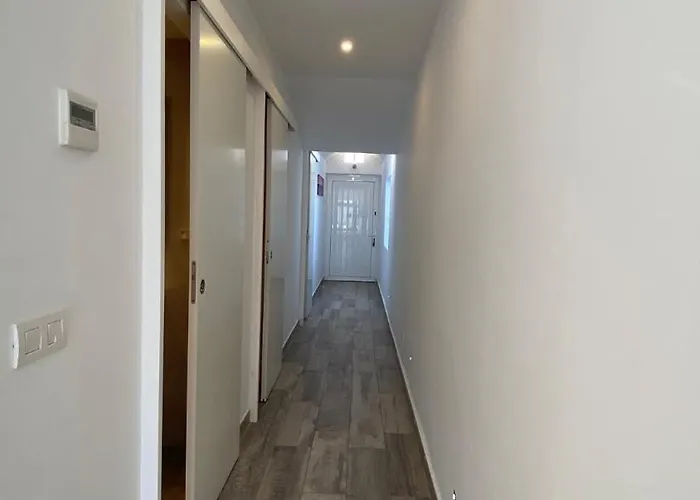 Luxury Oceanfront In An Idyllic Location No1 בית נופש