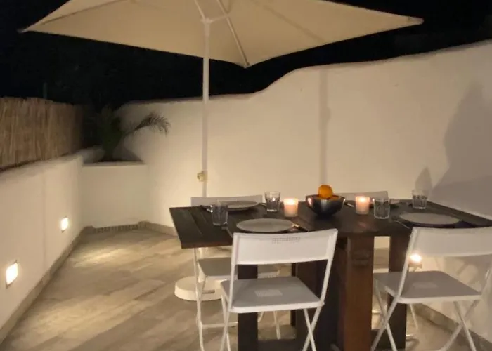 Luxury Oceanfront In An Idyllic Location No1 *