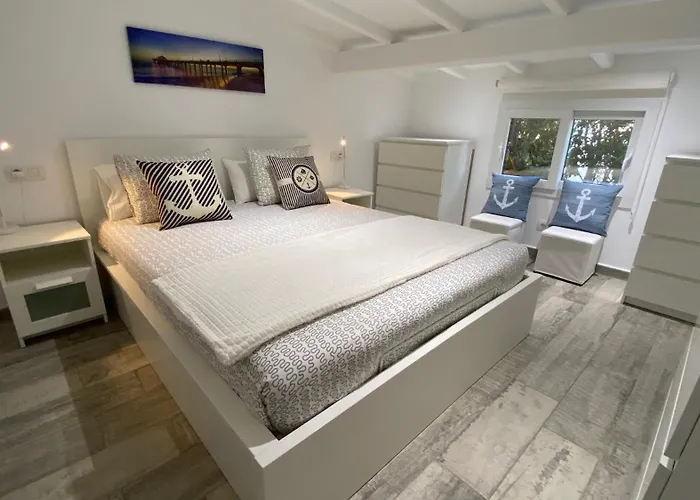 בית נופש Luxury Oceanfront In An Idyllic Location No1