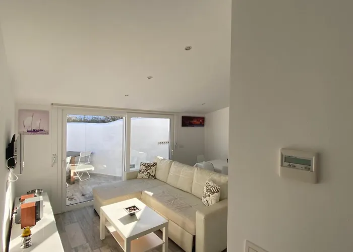 別荘 Luxury Oceanfront In An Idyllic Location No1 *