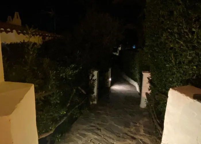 Luxury Oceanfront In An Idyllic Location No1 בית נופש *