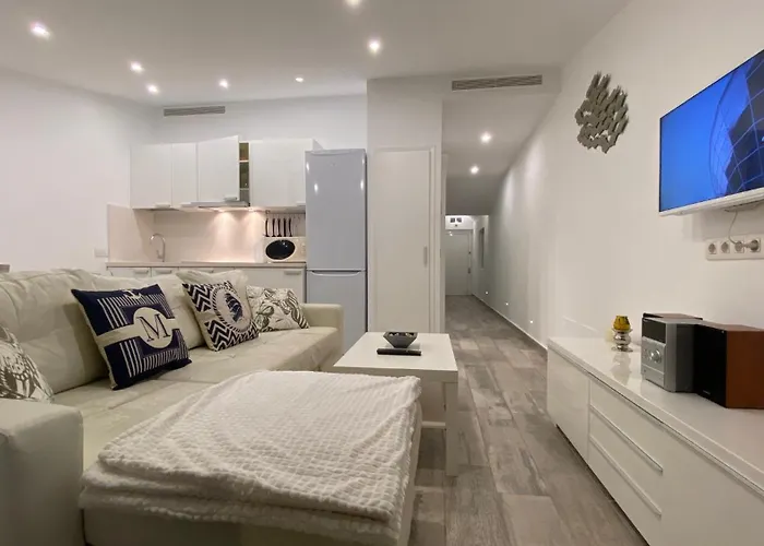 Luxury Oceanfront In An Idyllic Location No1 *