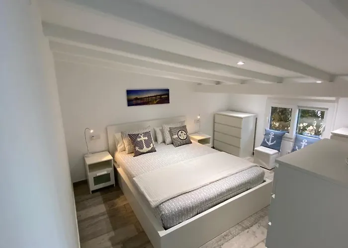 Luxury Oceanfront In An Idyllic Location No1 別荘