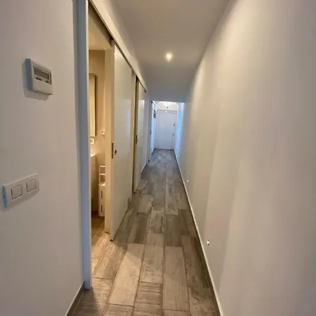 Luxury Oceanfront In An Idyllic Location No1 *