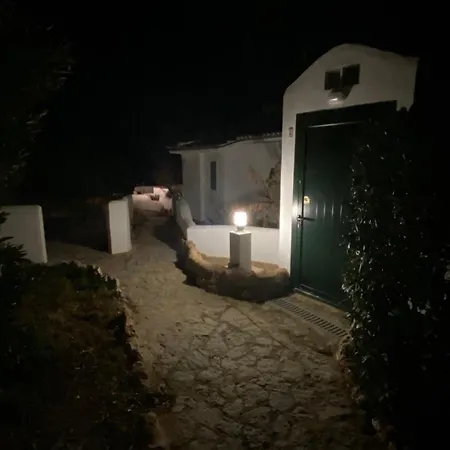 Luxury Oceanfront In An Idyllic Location No1 Feriehus Cala en Bosc