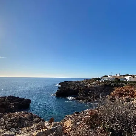 Luxury Oceanfront In An Idyllic Location No1 *